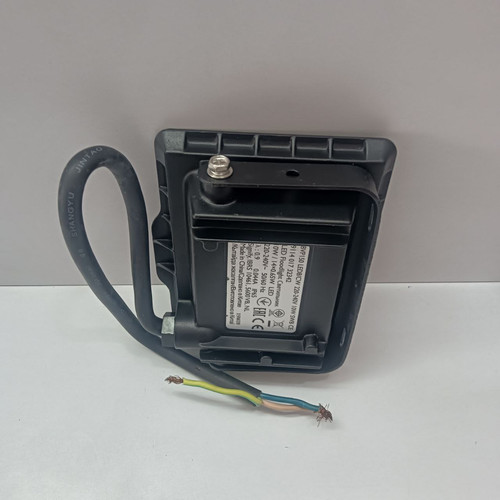 Den Pha Led Vuong BVP150 LED8 CW 220 240V IP65 850lm (9).jpg