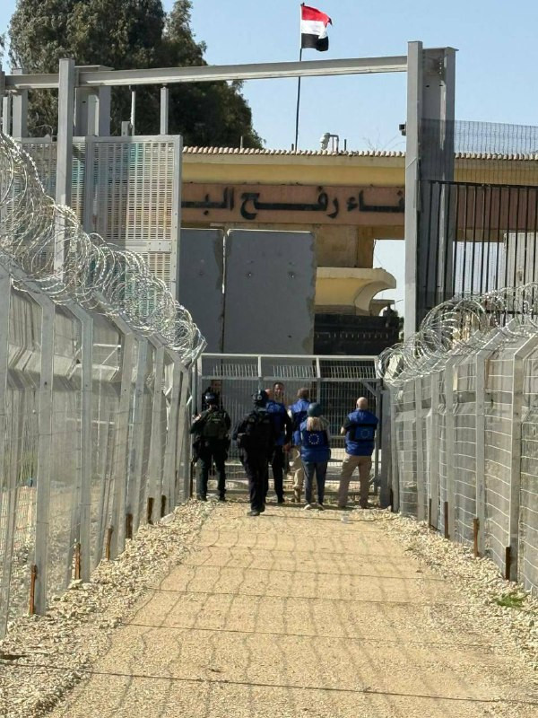 القناة 13 الإسرائيلية: بناءً على تقديرات المنظومة الأمنية يُستأنف عمل المعابر في كل من الضفة الغربية والقدس وقطاع غزة يوم الأربعاء القادم....