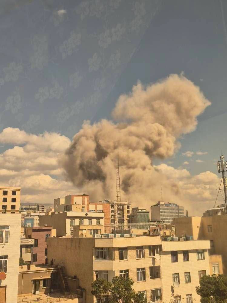 قصف أمريكي إسرائيلي يستهدف مركزًا أمنيًا في إيران...