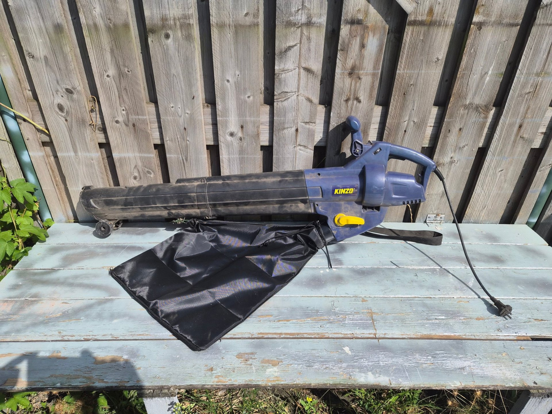 Kinzo bladblazer/bladzuiger met ingebouwde hakselaar