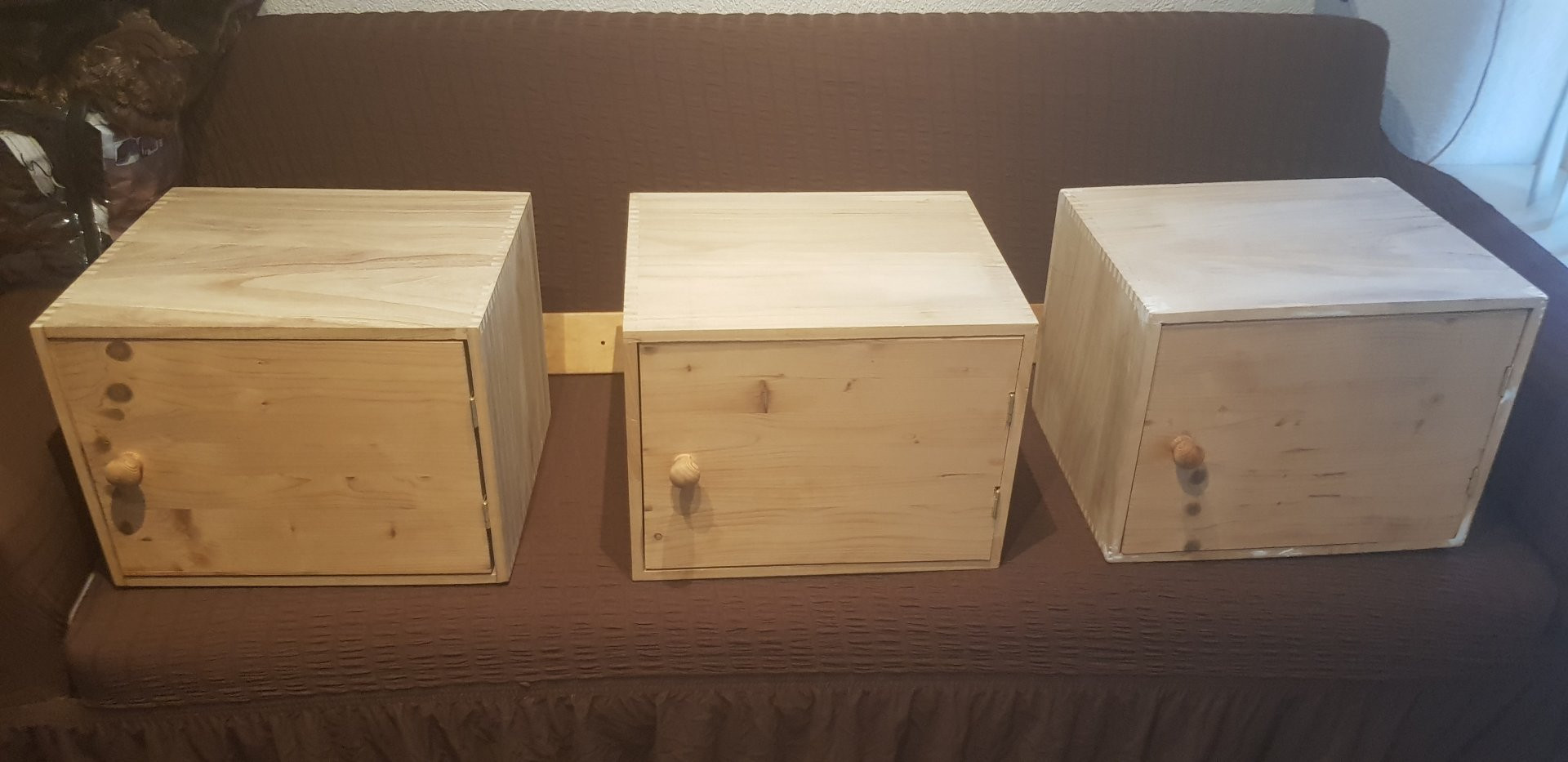 Houten wandkastjes/hangkastjes