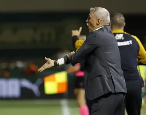 São Paulo cai para o Palmeiras e Crespo vira alvo