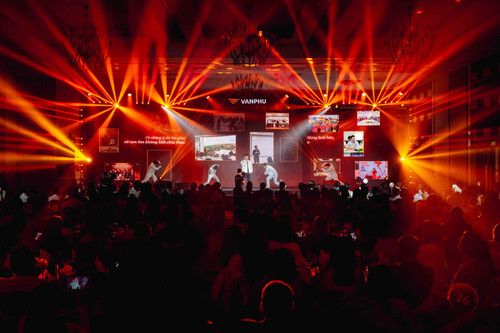 Sự kiện Year End Party Văn Phú | JMB Việt Nam