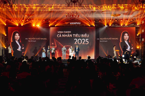 Sự kiện Year End Party Văn Phú | JMB Việt Nam