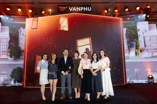 Sự kiện Year End Party Văn Phú | JMB Việt Nam