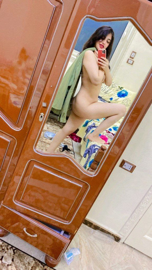 اللبوم نودز مصرية هيجانة علي نفسها بتتصور وهي بتفشخ كسها الهيجان 9 576x1024