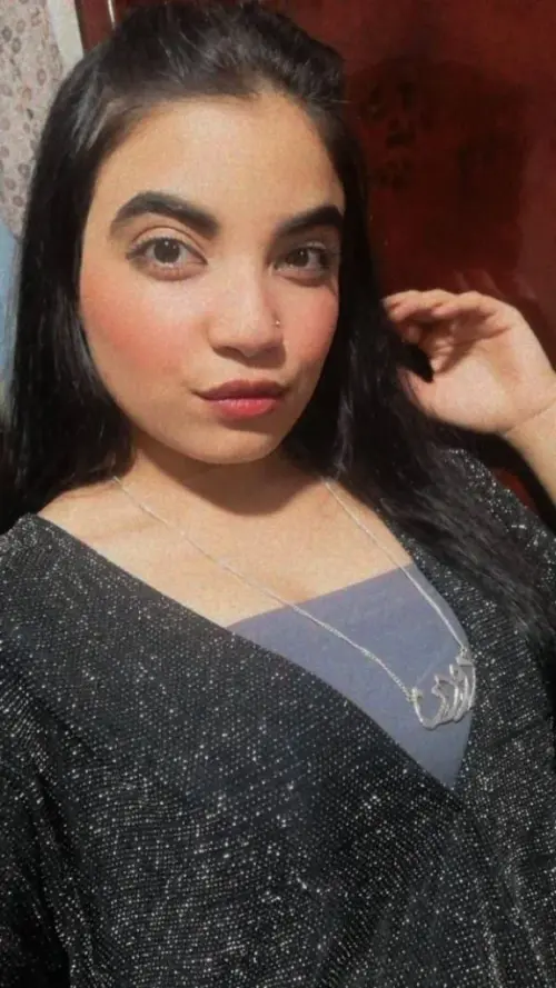 اللبوم نودز مصرية قمر تصور جسمها لصاحبها وتغريه المتناكة 1 576x1024