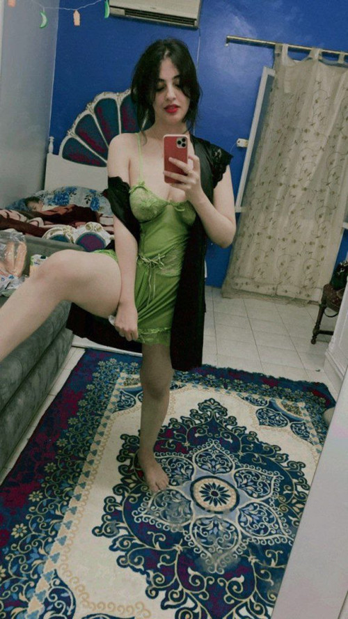 اللبوم نودز مصرية هيجانة علي نفسها بتتصور وهي بتفشخ كسها الهيجان 8 576x1024