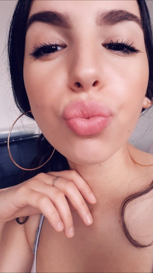 البوم محجبه شرموطه قمر تعرض تفاصيل جسمها لحبيبها و تمص زبه 15 576x1024