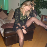 Lisa dévoile sa chatte et son cul 01