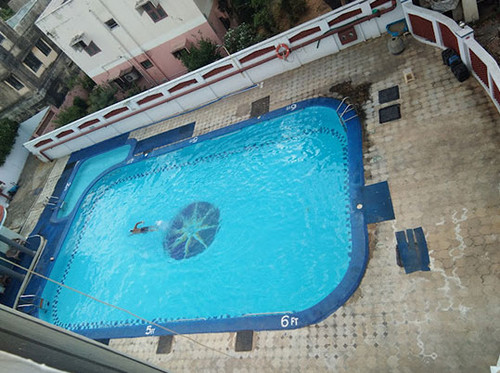 swimmingpool.jpg