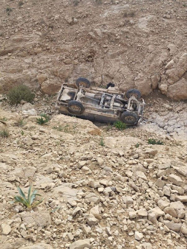 جيش الاحتلال ومستوطنون طاردوا مركبات للعمال أثناء توجههم إلى العمل من طريق مسافر يطا جنوب الخليل، وقاموا بتكسير المركبات واعتقال عدد منهم....