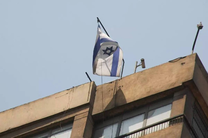 مراسل القناة I24 العبرية: خلية إيرانية حاولت استهداف إحدى سفارات الاحتلال في الخارج خلال بداية الحرب الحالية، وجرى إخلاء الموظفين الإسرائيليين من السف...