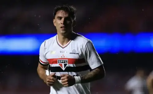 Enzo Díaz brilha no São Paulo e se destaca como o defensor mais eficaz do Brasileirão