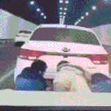 幸亏几个肉人缓冲了一下，要不然保险杠不得撞坏啊