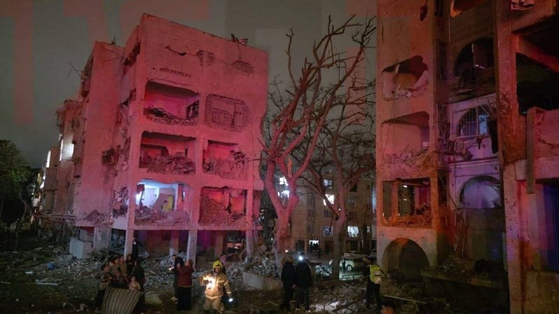 نحو 30 مصابًا في عراد كحَصيلة أولية عقب سقوط صاروخ بصورة مباشرة....