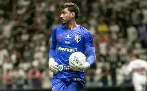 HISTÓRICO! Rafael completa 100 jogos pelo São Paulo no Brasileirão