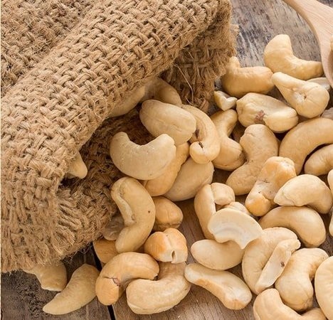 grade a raw cashew nuts 675.jpg
