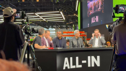 7KzHb3IeaEDUMt R.jpg