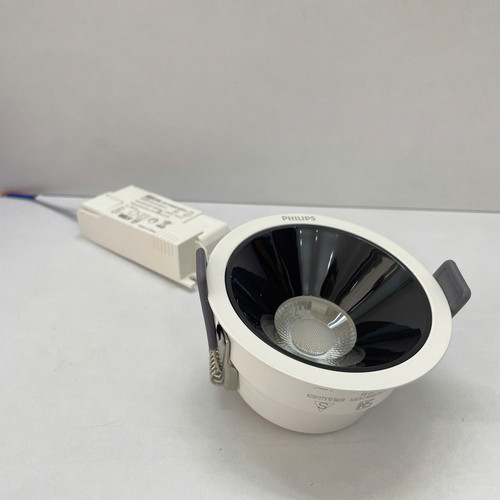 den downlight am tran chieu diem choa sau led philips sl260 rd 075 7.5w 930 36d wh r gm 3000k 490lm .jpg