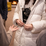 롱패딩안에 있는 레오.png