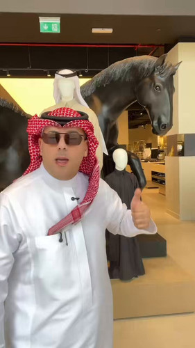 wlR3B AtekBiW8f4.jpg