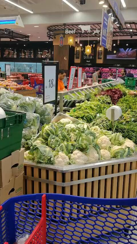 R ZxHs1RG8xCnn3M.jpg