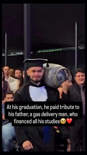 J8 8Dm1Ye45CM4C9.jpg