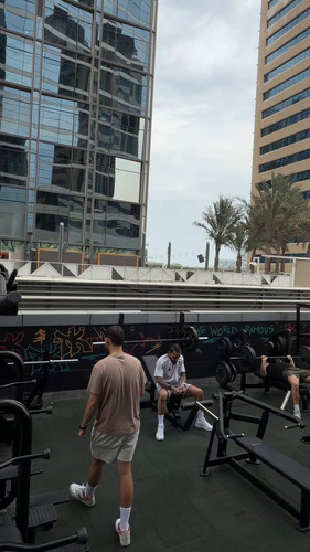 mCjHRAVi CZw9vgd.jpg