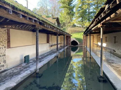 HCwHA taUAE0RAb?format=jpg.jpg