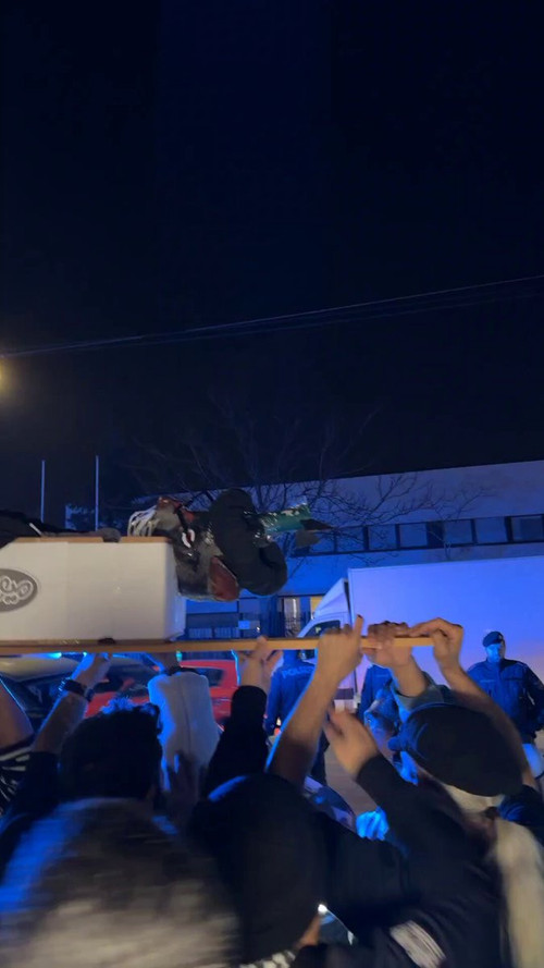 iCyDQvmP BJ9opl7.jpg