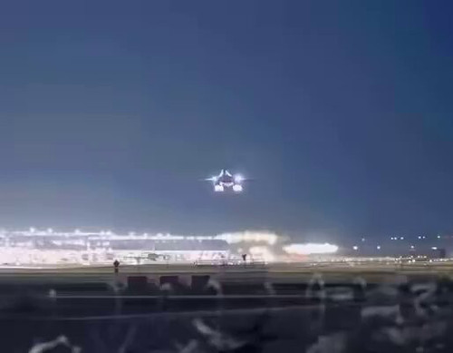 xKX8VF8PC j B7yR.jpg