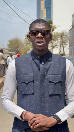 hyAO05f WfDOmZKT.jpg