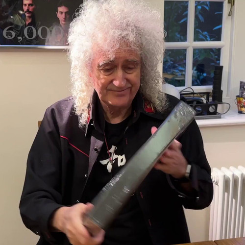 rOnIPlCzHwA 6lZb.jpg