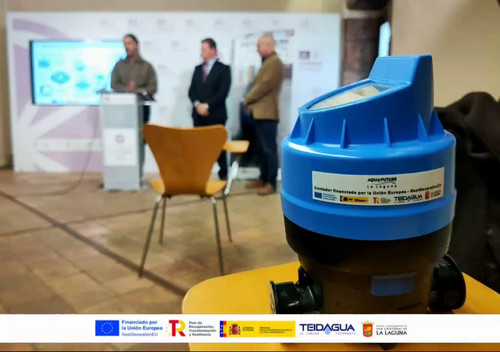 LR lp1kDbdny3U S.jpg