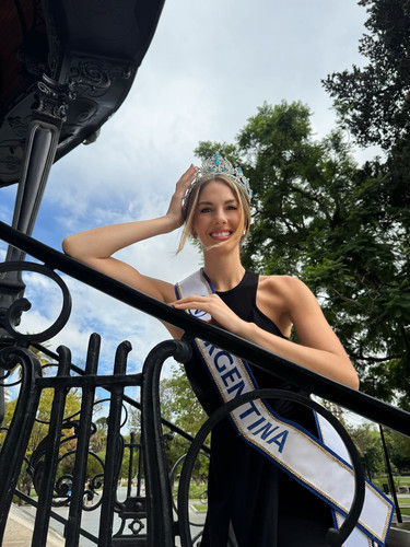 641897229 18559709260049911 942314346171333560 n.jpg?stp=dst jpg e35 tt6& nc cat=111&ig cache key=Mz.jpg