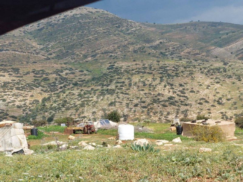 6 عائلات فلسطينية تهجر قسرًا من قرية العقبة شرق طوباس نتيجة عدوان المستوطنين والهجمات اليومية....