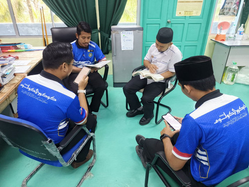 photo 6122794442927312395 y.jpg