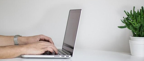 hands g10e2af1b5 640 banner cropped.jpg