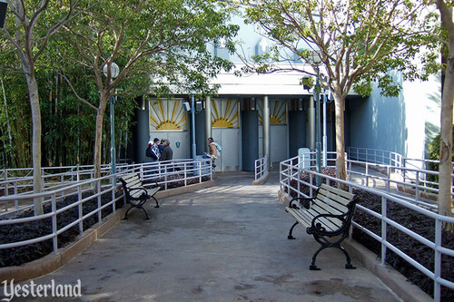 golden2 queue2007ah.jpg