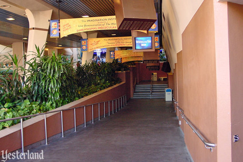 hista2 queue2002ah.jpg