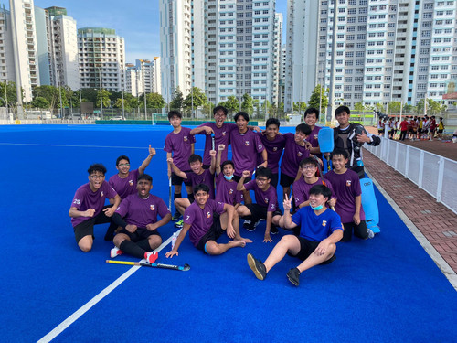 serangoon sec hockey team 2022.jpg