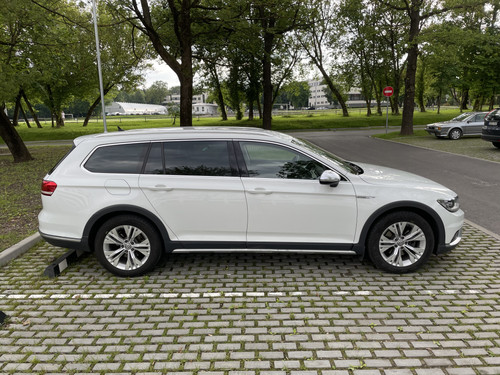 E1963E6B B872 4C7C 8B38 200283760FFE.jpg