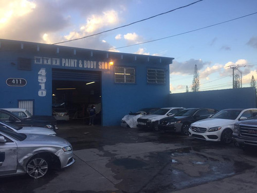 MTJ Paint & Body Shop 
4510 NW 32nd Ave.
Miami, FL 33142
(305) 632-1914 

http://www.411collision.com/aventura-paint-and-body-shop/