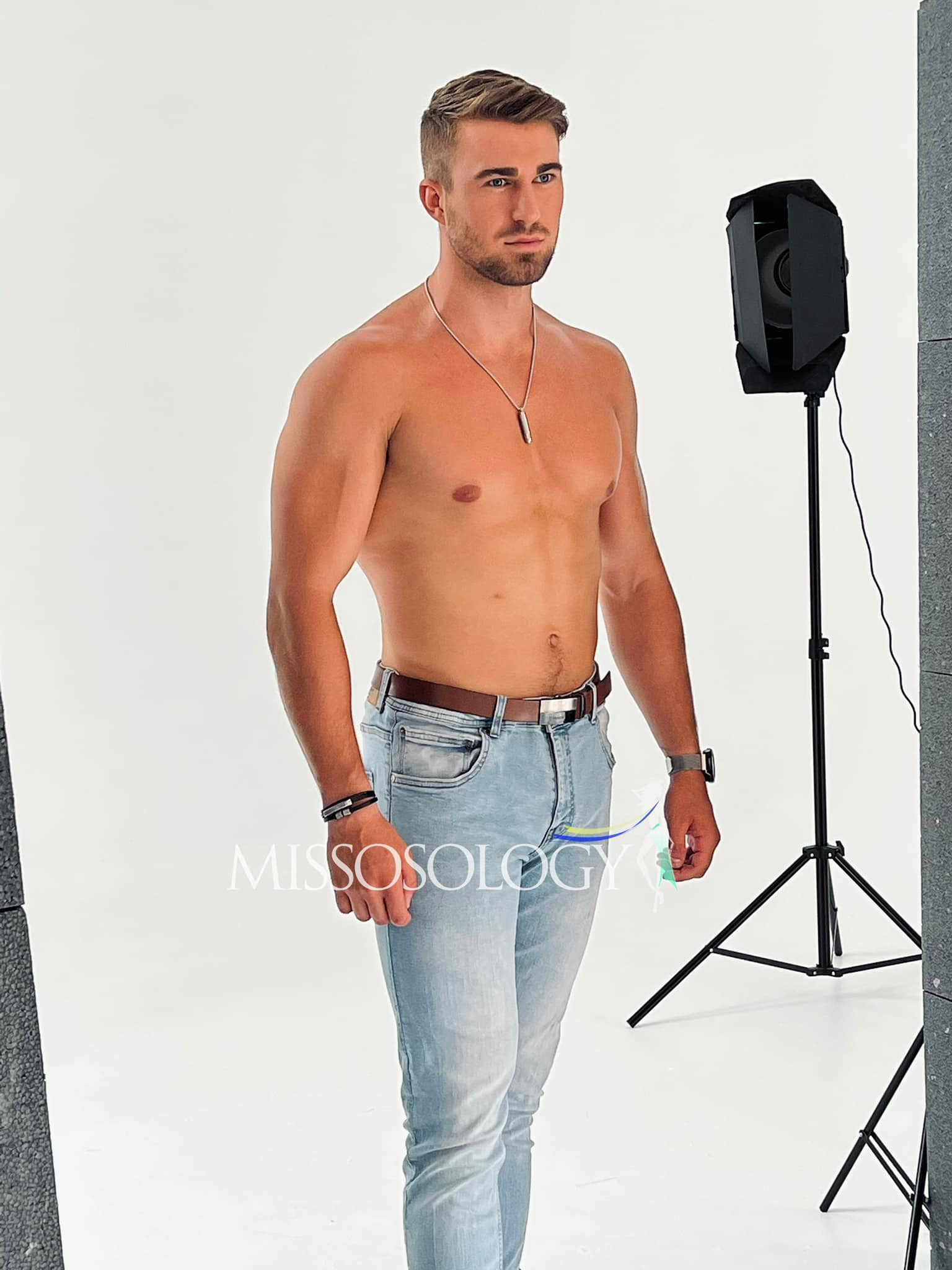 candidatos a mr supranational 2022. final: 16 july. sede: poland. - Página 25 WutKge