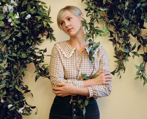 Laura Marling 2017 Semper Femina 03.jpg
