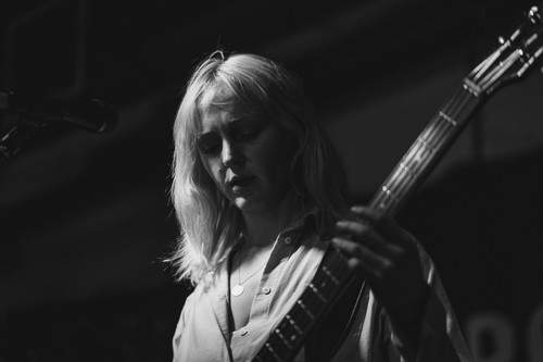 Laura Marling 2018 06 01 LUMP Live at Rough Trade East London 04.jpg