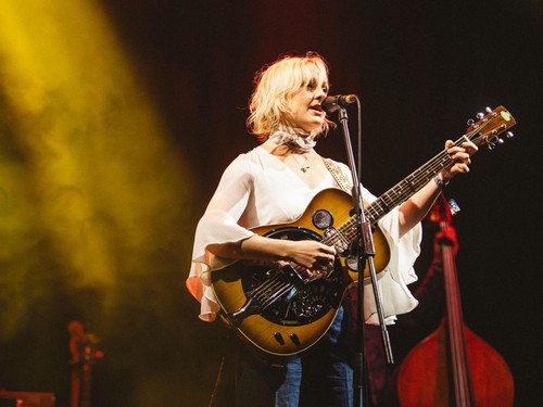 Laura Marling 2016 08 20 Live at Green Man Festival 04.jpg