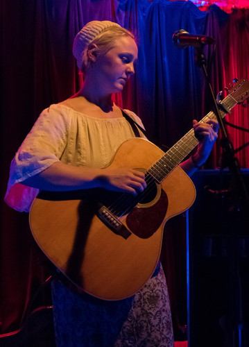 Laura Marling 2016 02 17 Live at Hebden Bridge 01.jpg