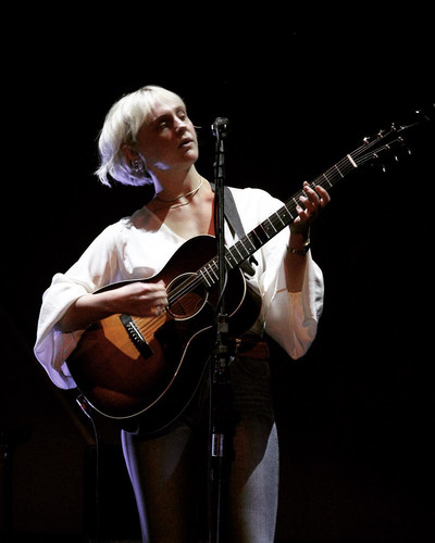 Laura Marling 2016 04 15 Live at Cine Joia Sao Paulo 02.jpg